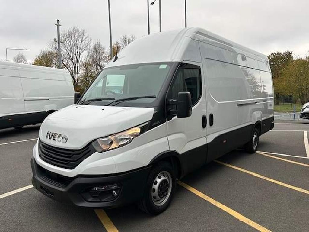 Brand New Iveco Daily 2.3D HPI14V Business 35S 4100 LWB Panel Van with Extra High Roof Thumbnail