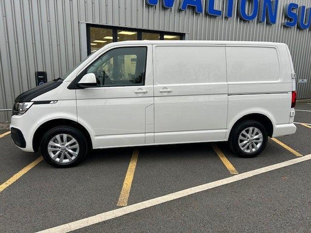 Volkswagen Transporter 2.0 TDI T28 Highline Gallery Image 8